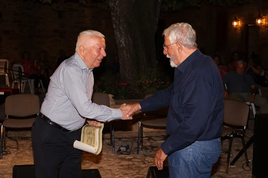 Ο Περιφερειάρχης Β.Αιγαίου τίμησε τον Δρ.Γεώργιο Β.Αποστολόπουλο 