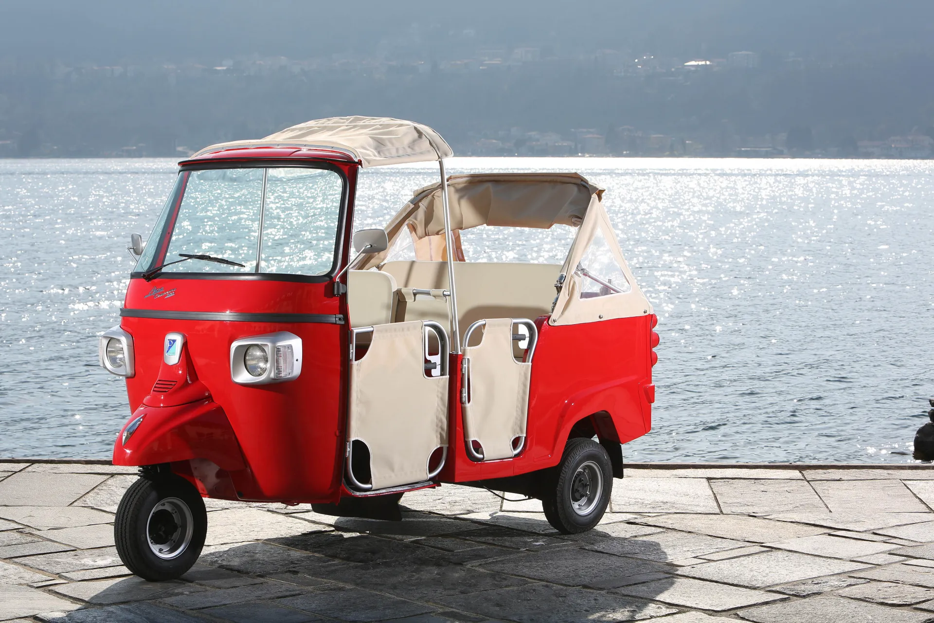 Συμμετοχή της Piaggio επαγγελματικά οχήματα στην Έκθεση HO.RE.CA. 2014