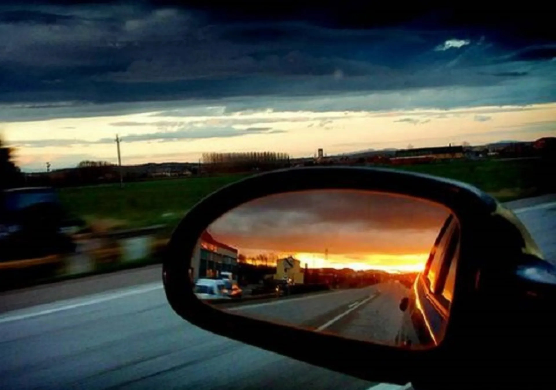 Τα πλαστικά είναι κρύσταλλα, ναι ή όχι;