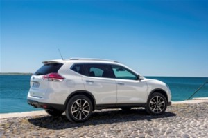 NISSAN XTRAIL leuko