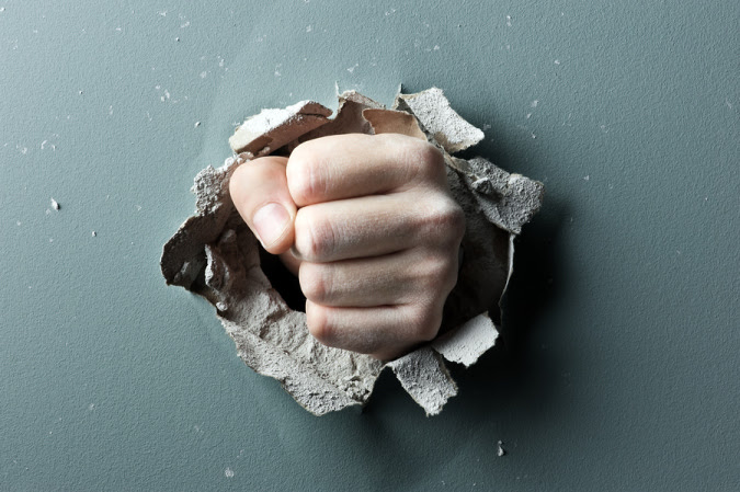 Δυνατοί εν Μέσω Κρίσης