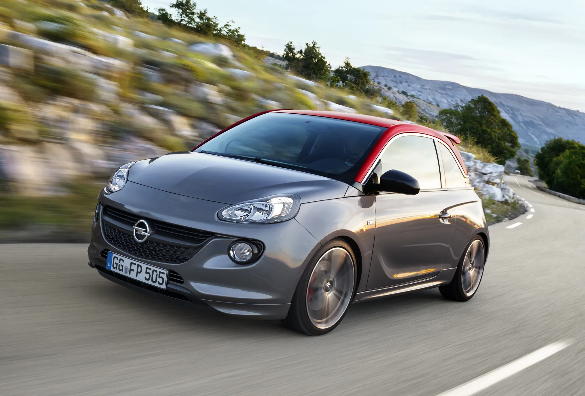 Ντεμπούτο στο Παρίσι για τη Νέα Σπορ Έκδοση Opel ADAM S
