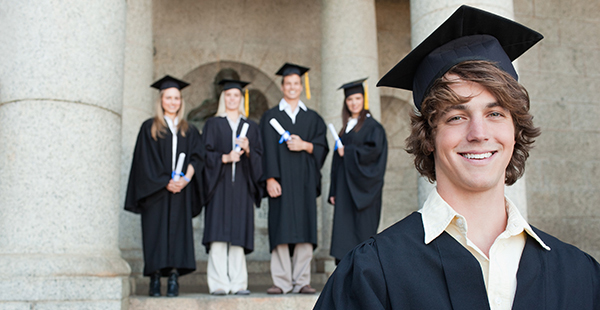 10 Νέοι Πτυχιούχοι στο Δυναμικό της Roche Hellas