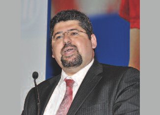 Και ο Χαράλαμπος Φραντζεσκάκης στην Εθνική Ασφαλιστική.