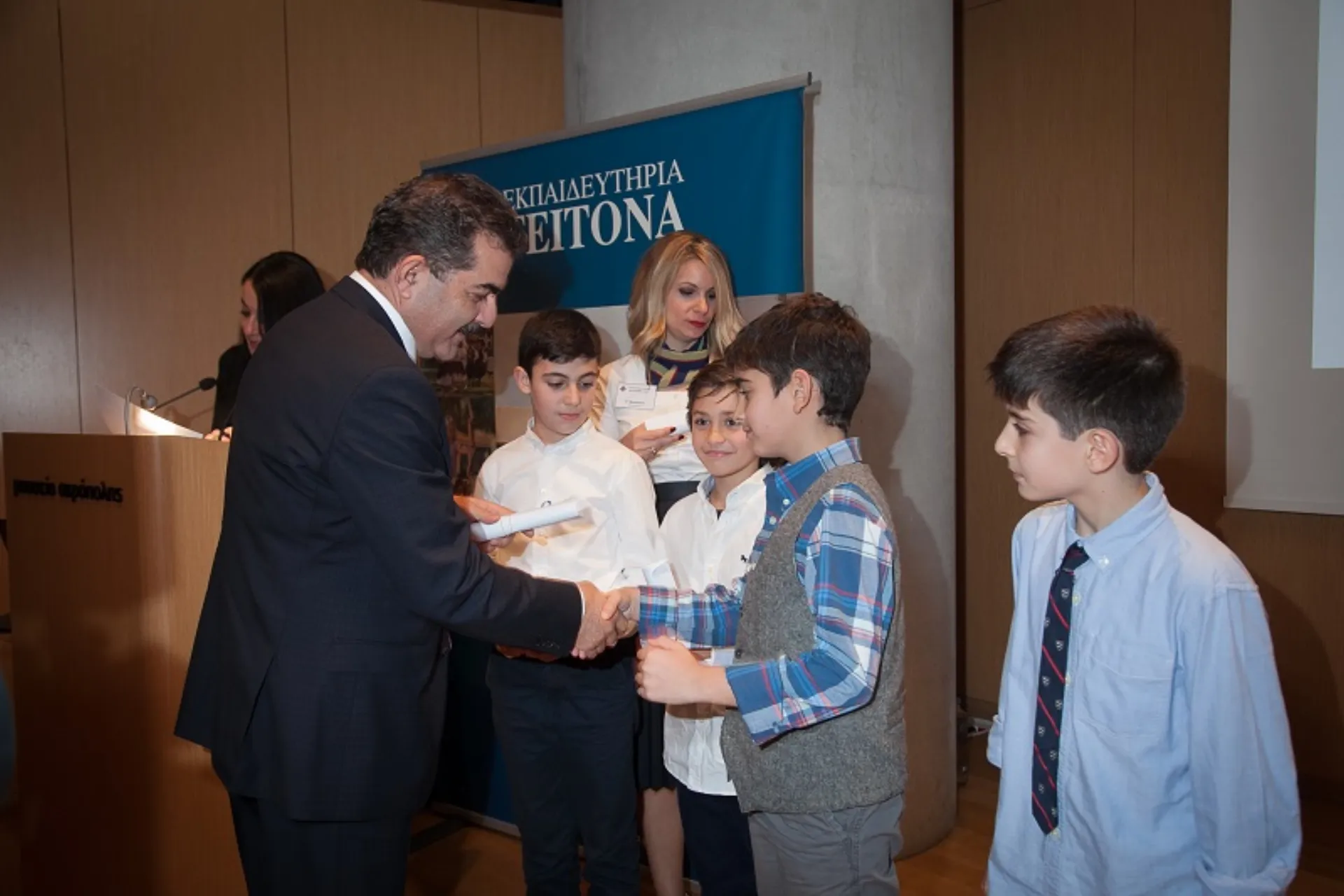Η ασφαλιστική αγορά στηρίζει την εκπαίδευση
