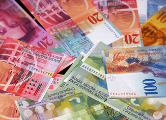 Ζημία 1 δισ. ευρώ σε 60.000 δανειολήπτες από το ελβετικό φράγκο