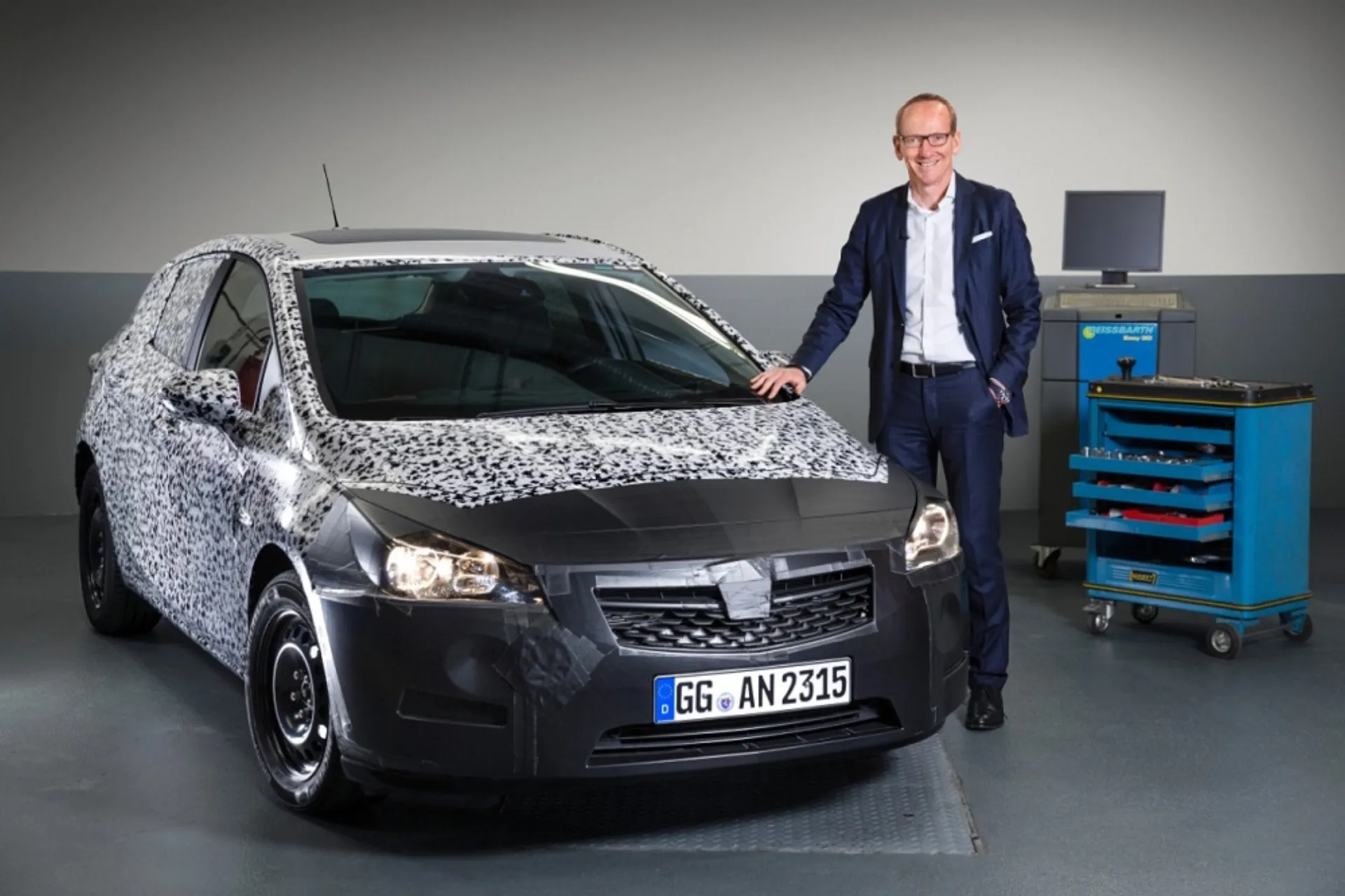 Ο CEO του Opel Group Dr. Neumann αναγγέλλει την Επόμενη Νέα Γενιά Opel Astra