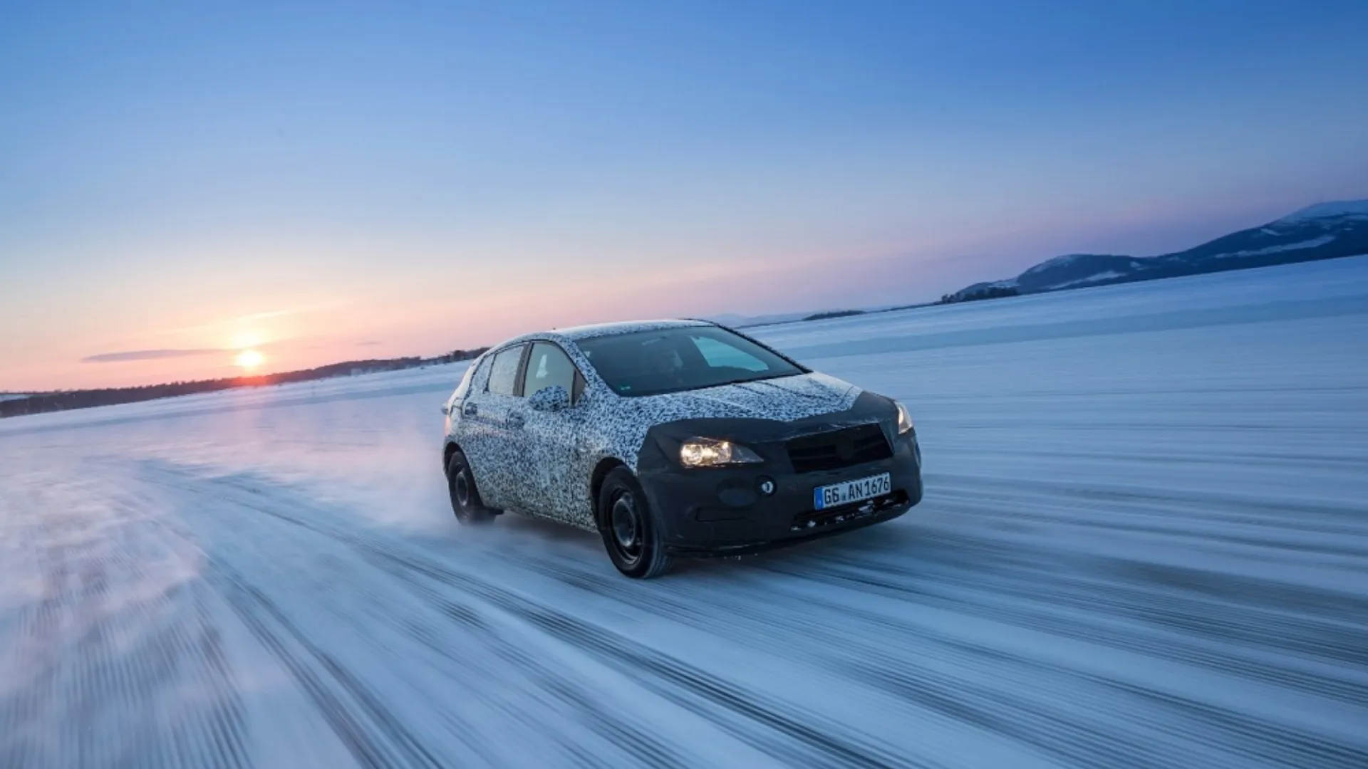 Νέο Opel Astra: Το Καμουφλάζ είναι το Πρώτο Βήμα για την Επιτυχία