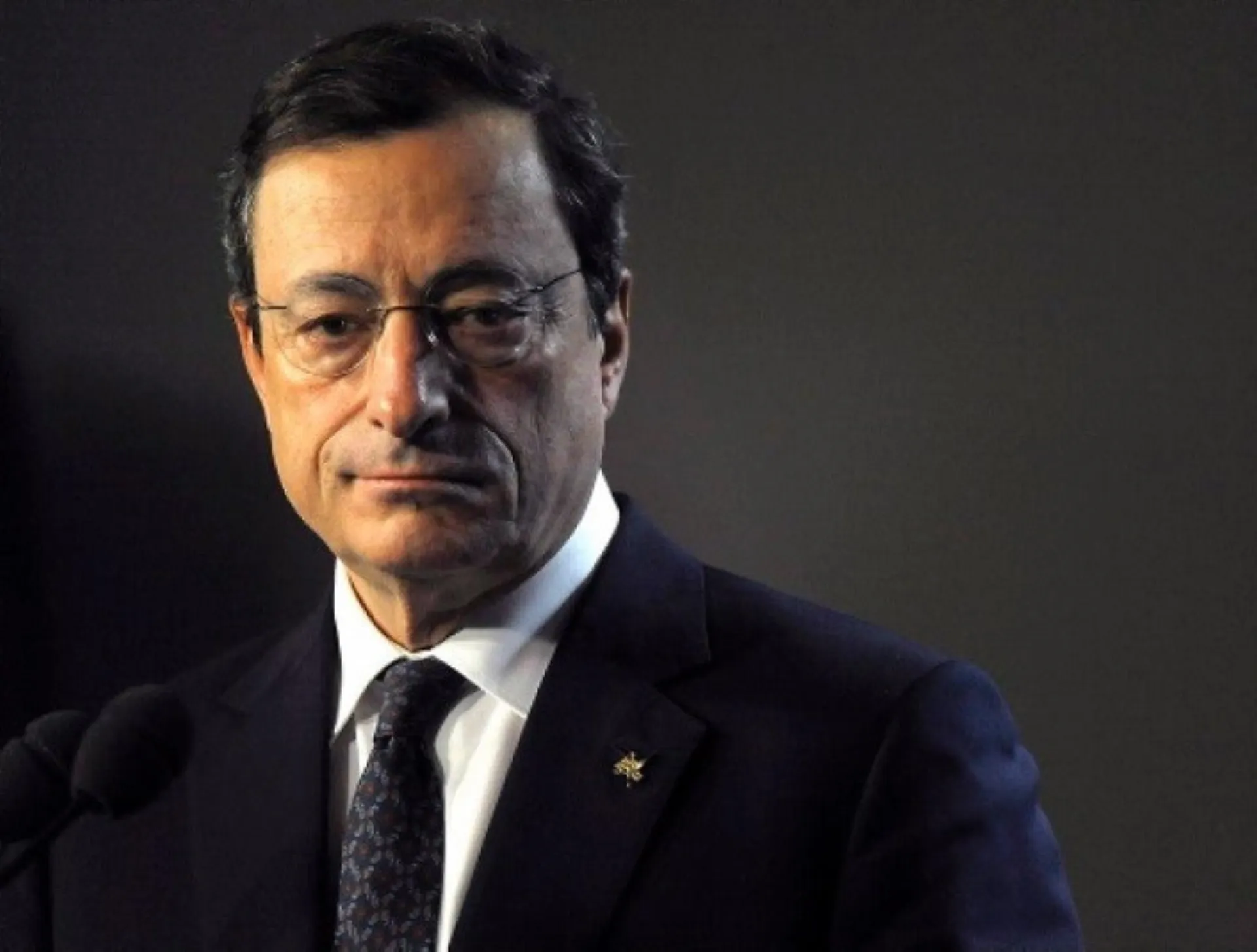 Σήμα κινδύνου εκπέμπει η ΕΚΤ για Ελλάδα