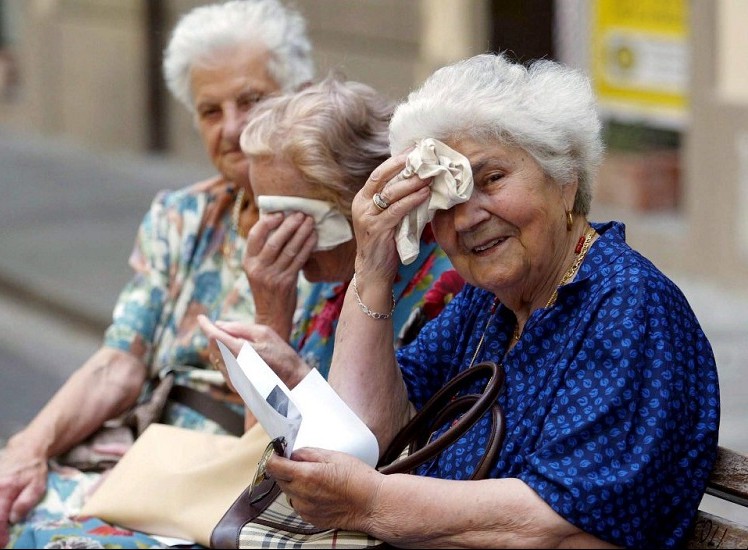 «Θρίλερ» κάθε τέλος του μήνα με τις συντάξεις