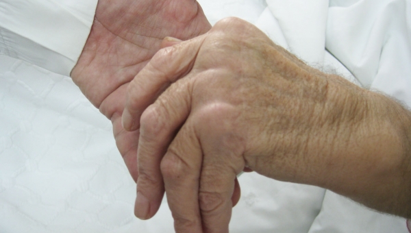 40.000 Έλληνες πάσχουν από ρευματοειδή αρθρίτιδα