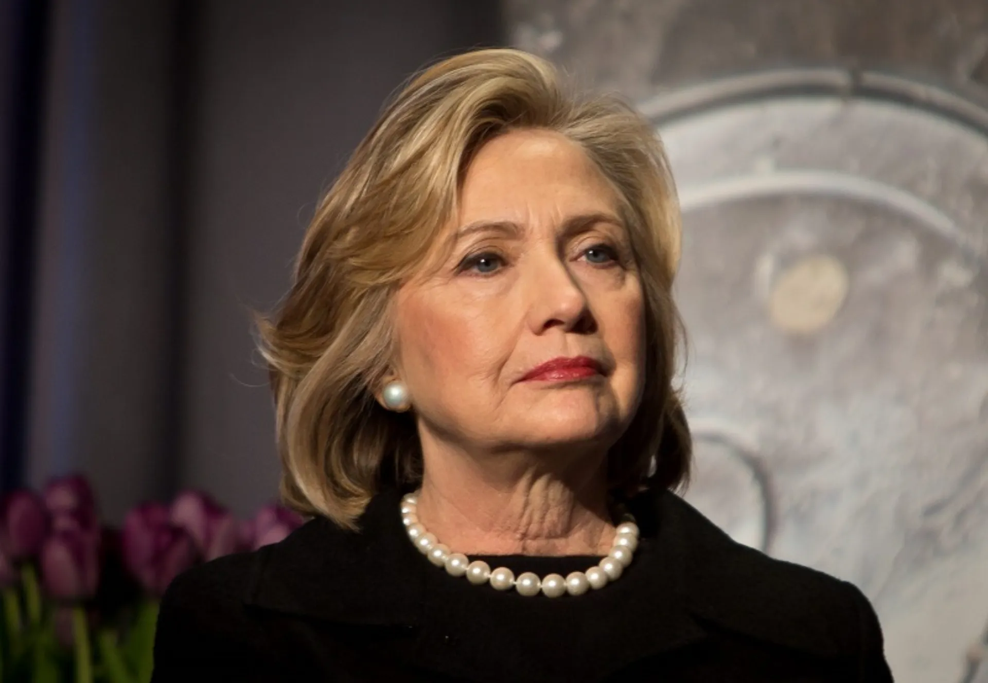 Η Χίλαρι Κλίντον «απειλεί» τα ασφαλιστικά deals