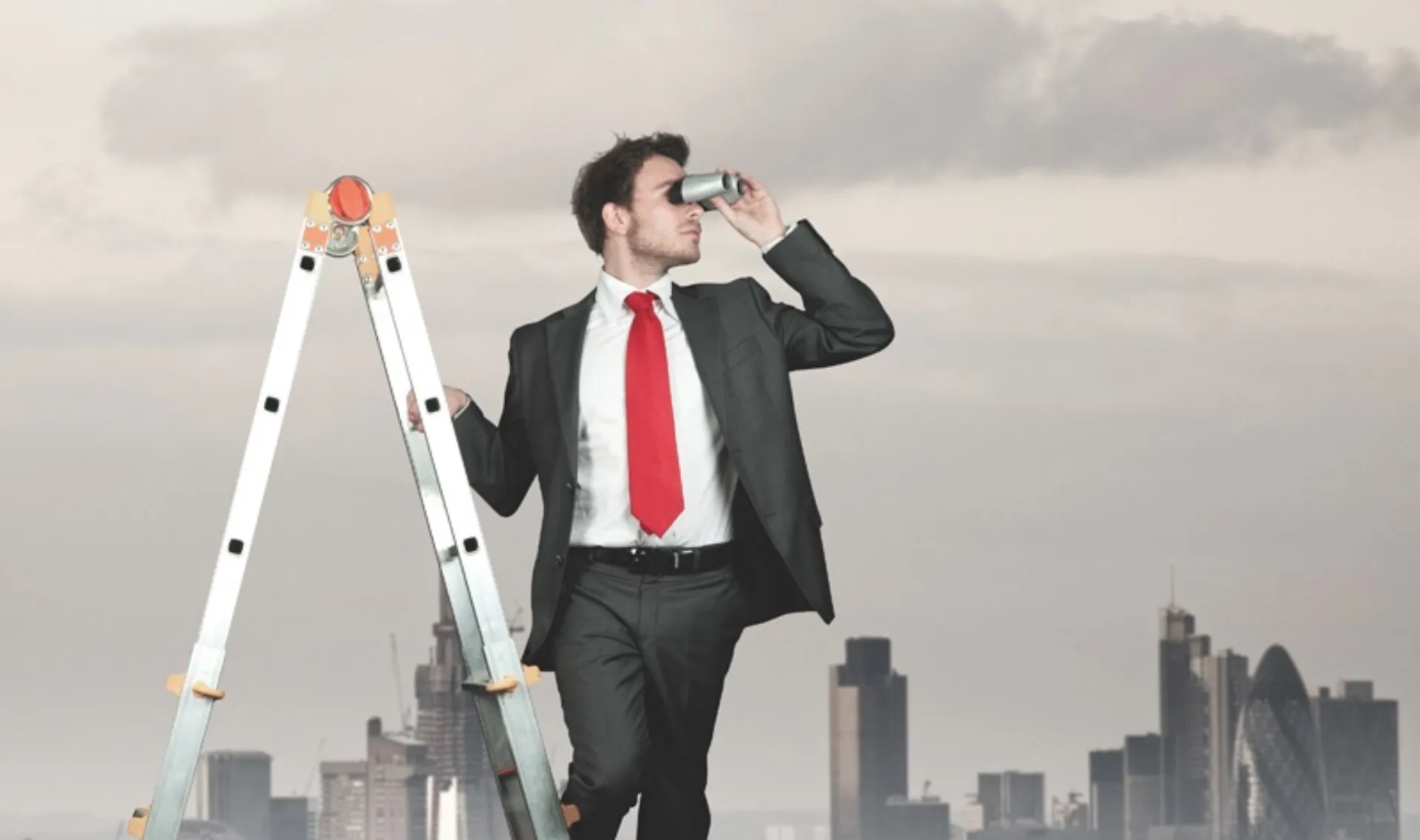 Δες πέρα από το βιογραφικό…