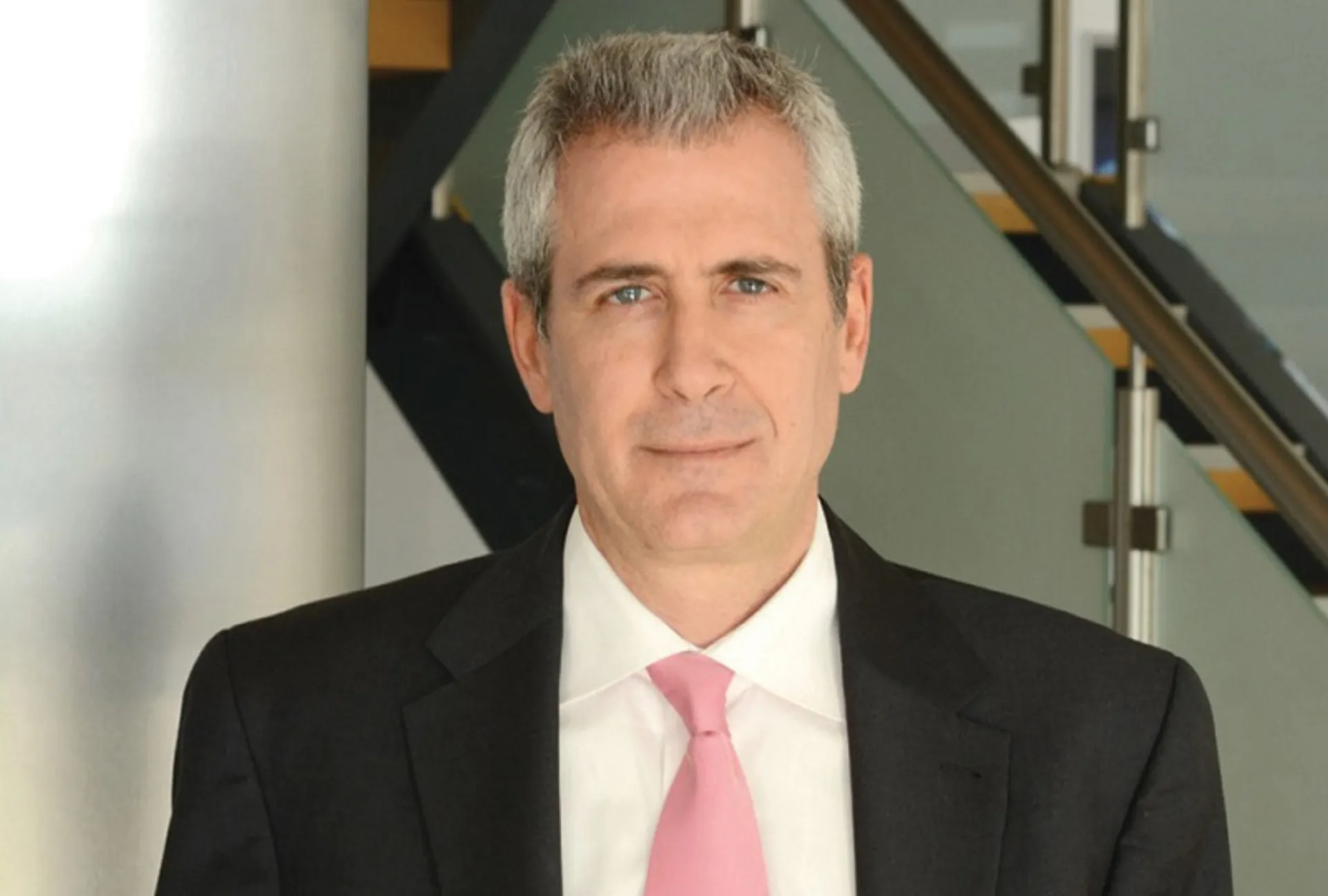 Ταύτιση με το κοινωνικό σύνολο μέσω της ΕΚΕ