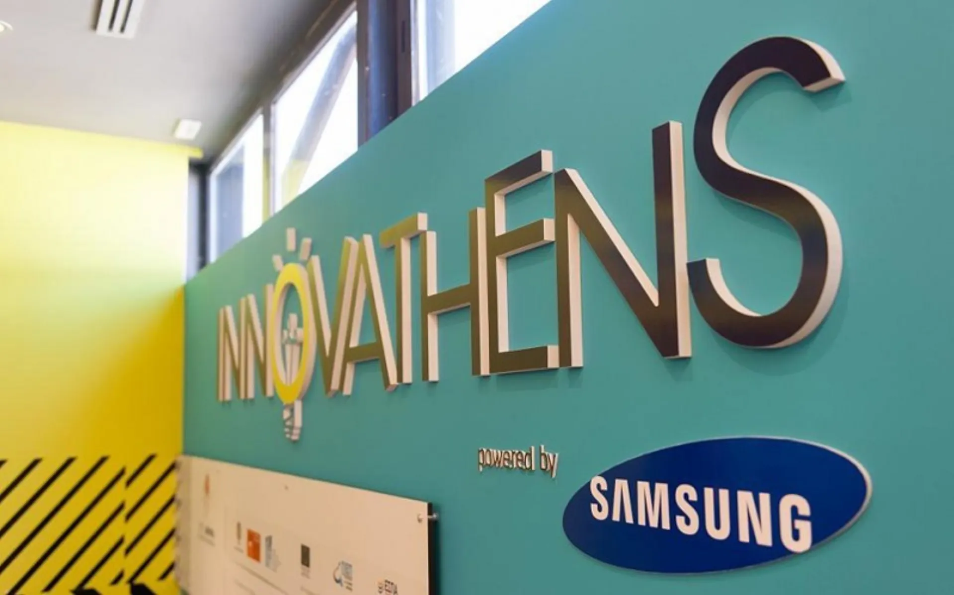 Innovation and Design Thinking in Mobile Applications and Services