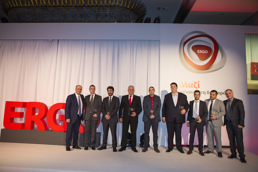 Ομαδική φωτογραφία Βραβευθέντων Νοτίου Ελλάδος Εξαιρετικής Επίδοσης