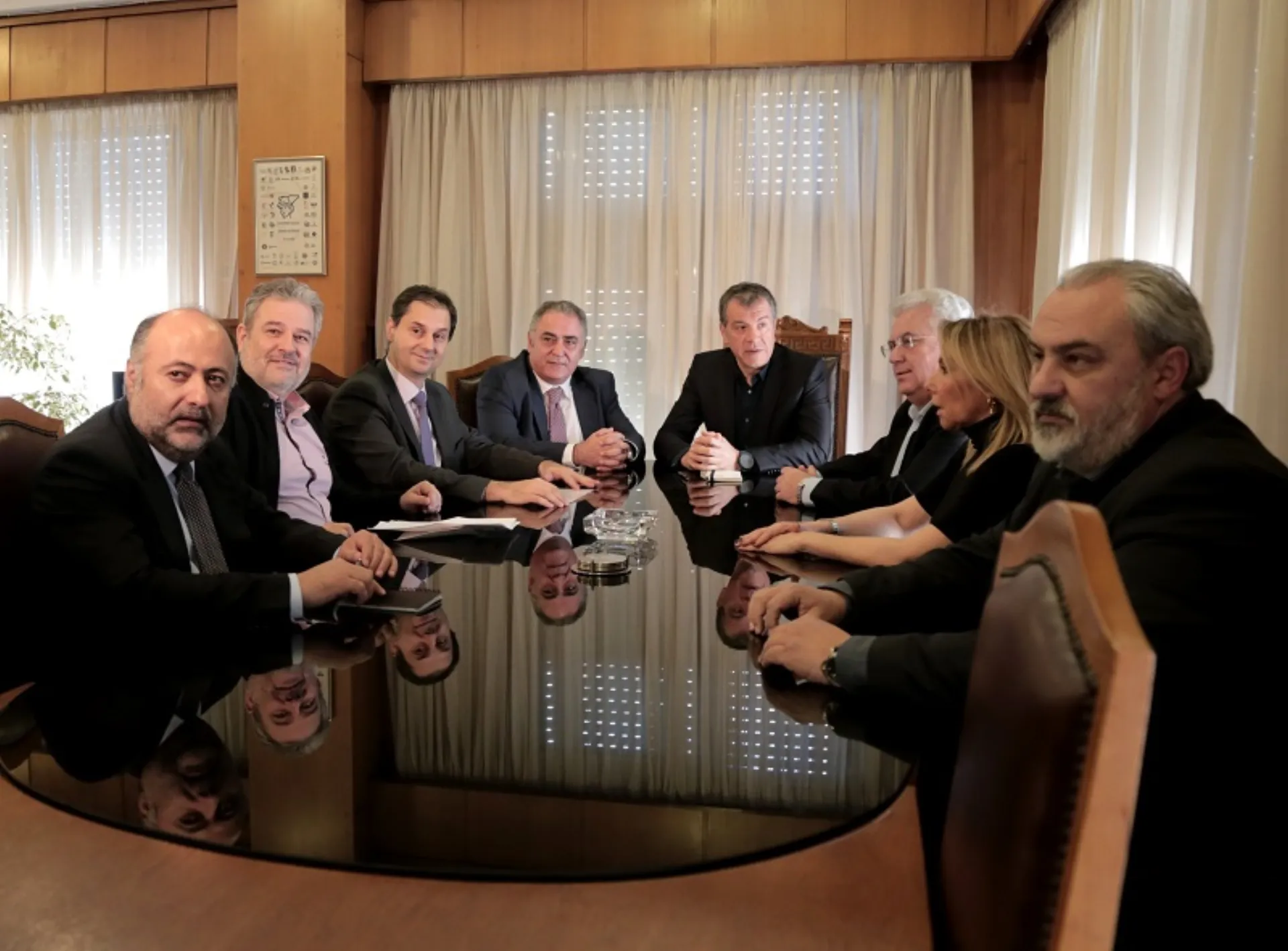 Συνάντηση Επιμελητηρίων μικρομεσαίων Αθηνών – Πειραιά με «Το Ποτάμι»