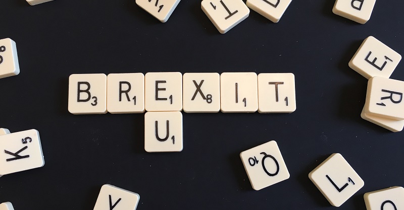 Brexit: Έναν μισθό θα χάσουν οι Βρετανοί