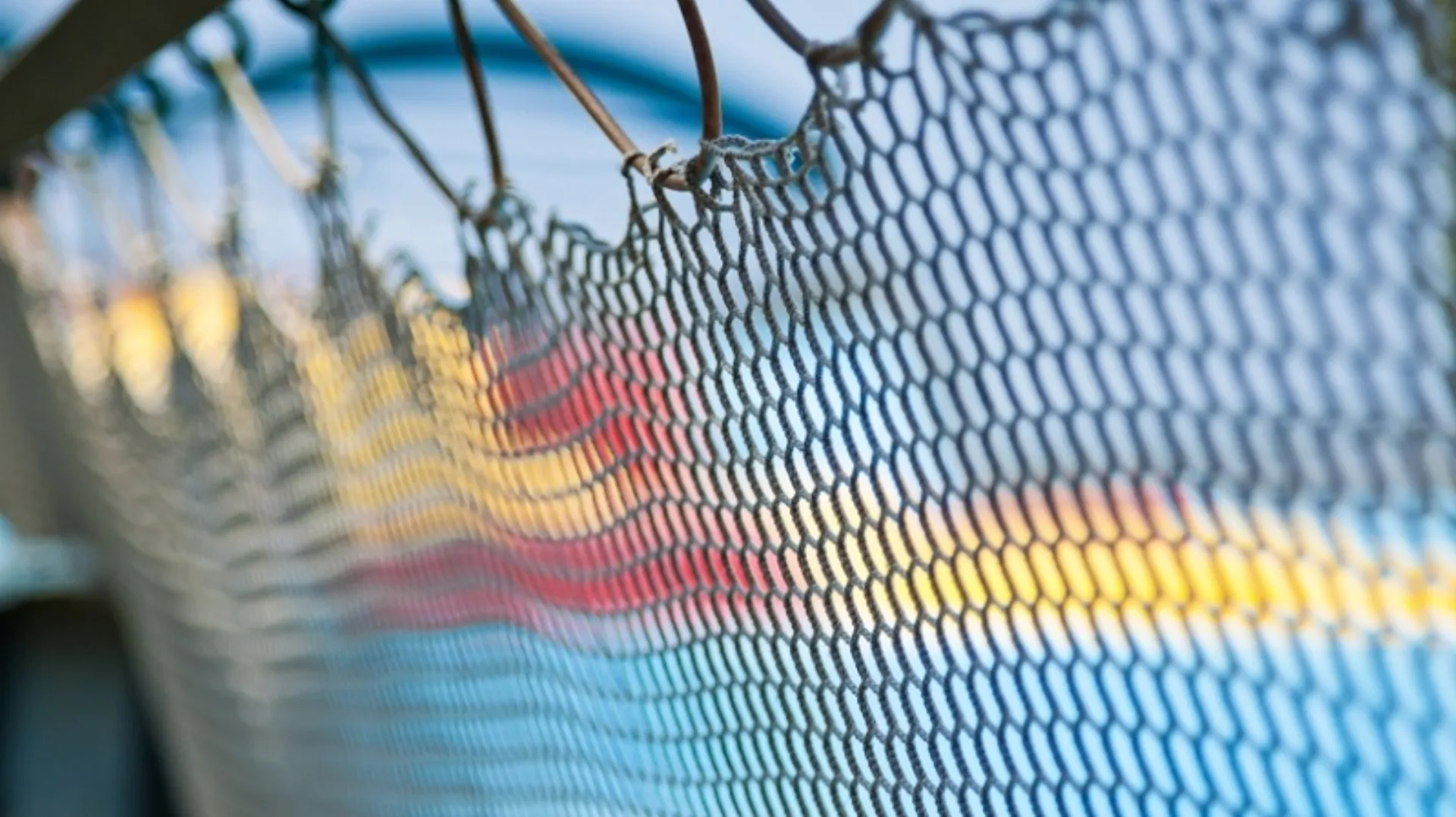 «Σπάει» το δίχτυ ασφαλείας των 1.400 ευρώ