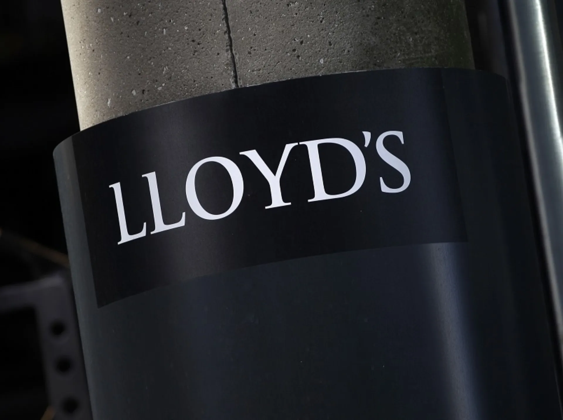 Lloyd’s: Ιστορικές απώλειες στις ασφαλιστικές από τον κορωνοϊό