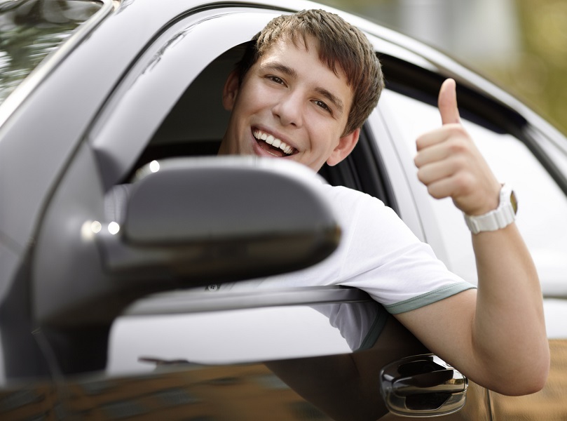 Οι οδηγοί “αγκαλιάζουν” την τηλεματική και “ρίχνουν” τα ασφάλιστρα στο αυτοκίνητο