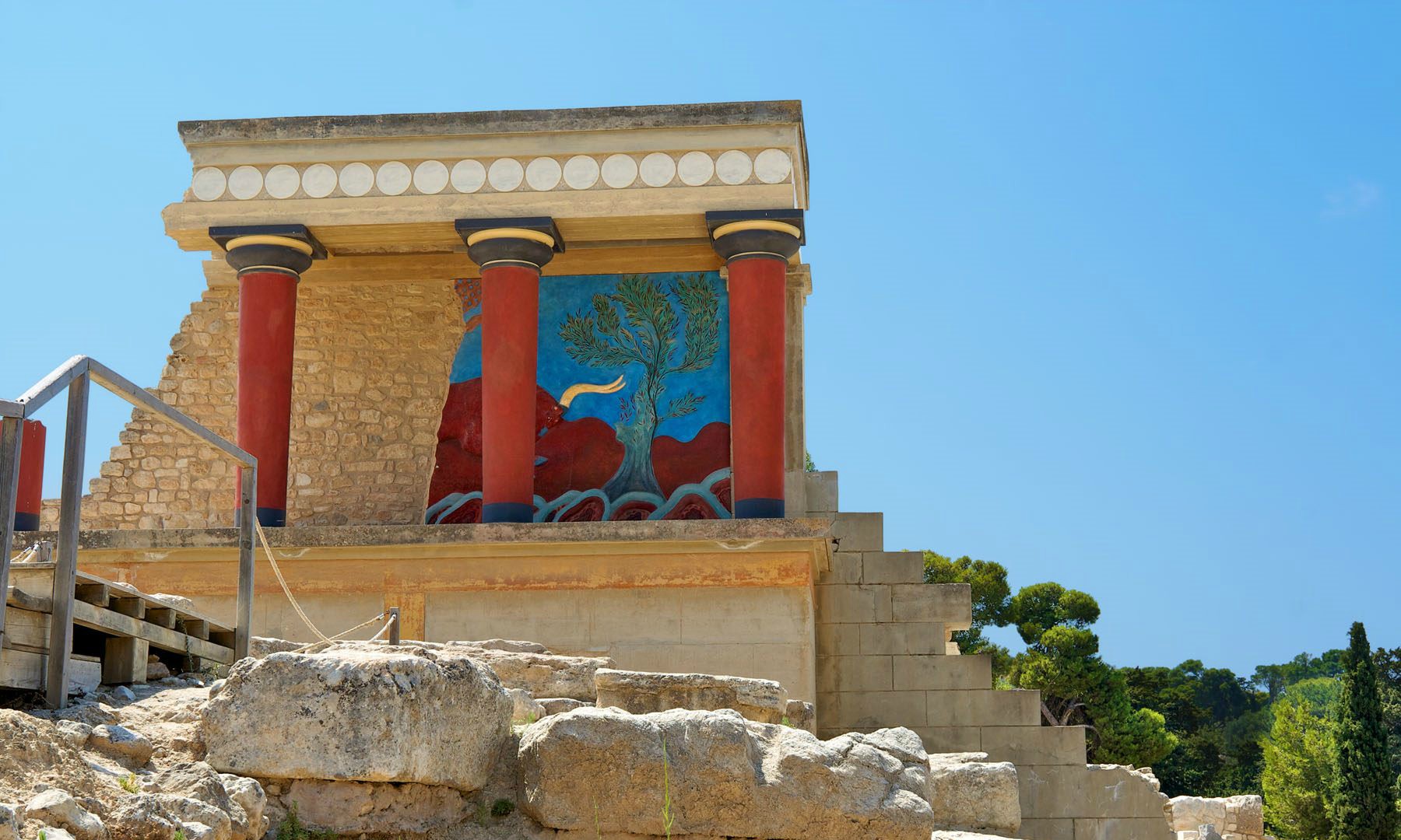 remains-of-the-knossos-palace-in-heraklion-of-crete