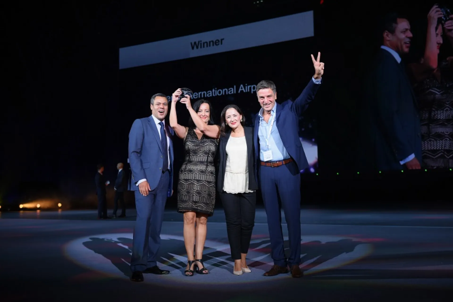 Οι αεροπορικές εταιρείες ψηφίζουν ξανά το αεροδρόμιο της Αθήνας στην πρώτη θέση!