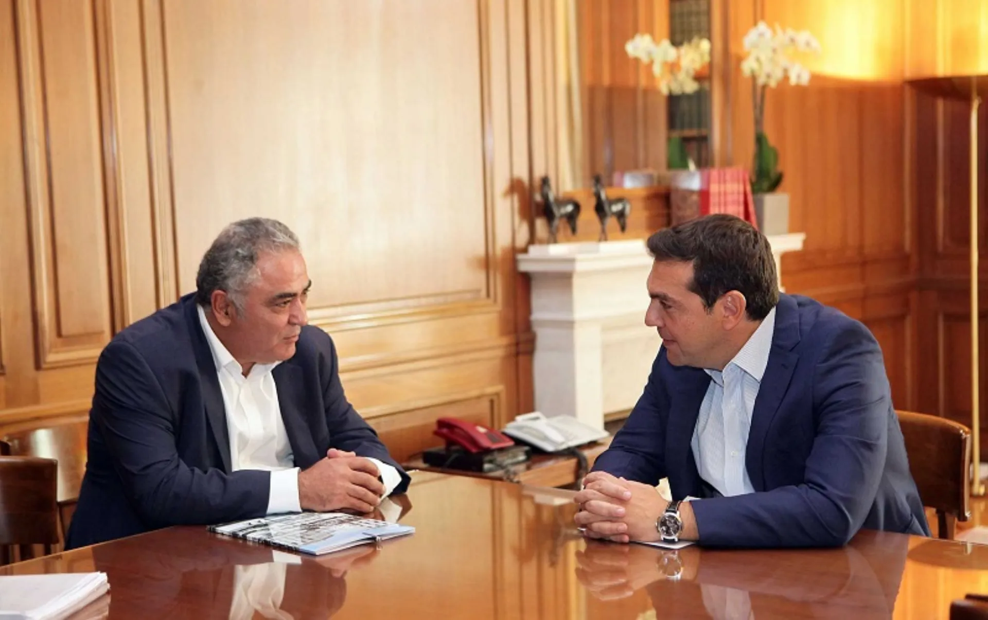 Συνάντηση Α. Τσίπρα – Γ. Χατζηθεοδοσίου για τις επιχειρήσεις