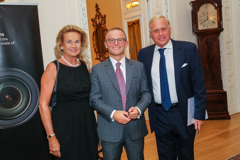 Κatleen Μακροπούλου, John Kittmer (Πρέσβης Μεγ. Βρετανίας στην Ελλάδα), Νικόλαος Μακρόπουλος