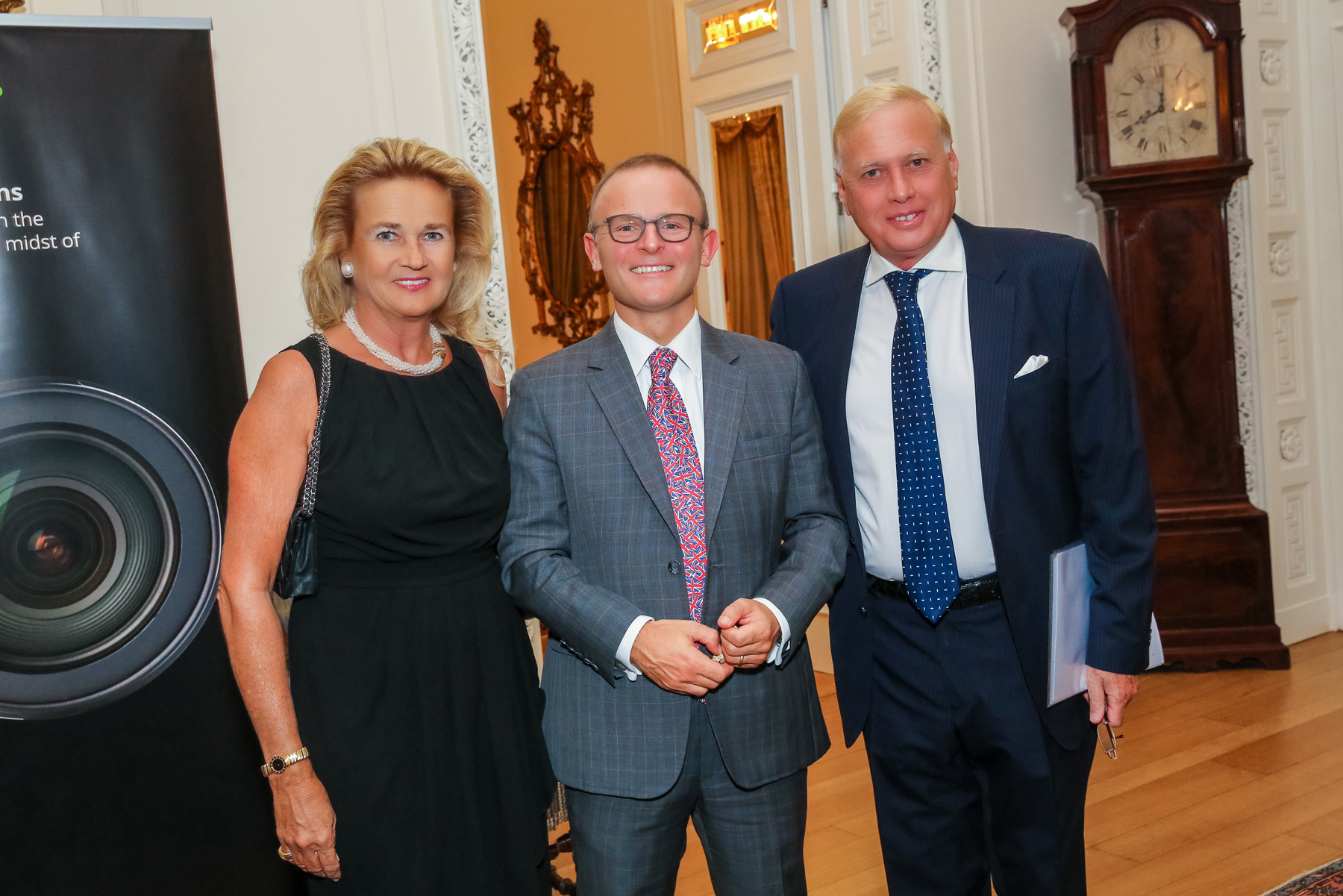 Κatleen Μακροπούλου, John Kittmer (Πρέσβης Μεγ. Βρετανίας στην Ελλάδα), Νικόλαος Μακρόπουλος