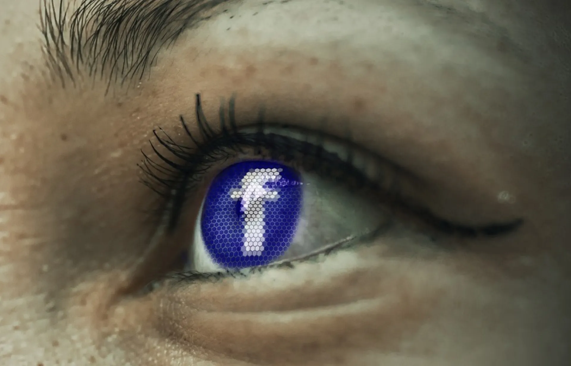 Έρευνα: Αποτυγχάνουν οι ασφαλιστικές στην επικοινωνία με e-mail και social media