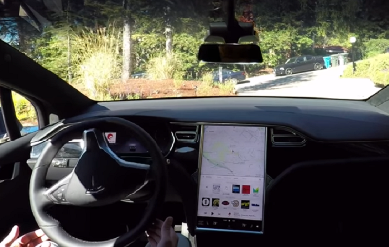 Tesla: Εμπιστευτικός συμβιβασμός για θανατηφόρο δυστύχημα με Autopilot