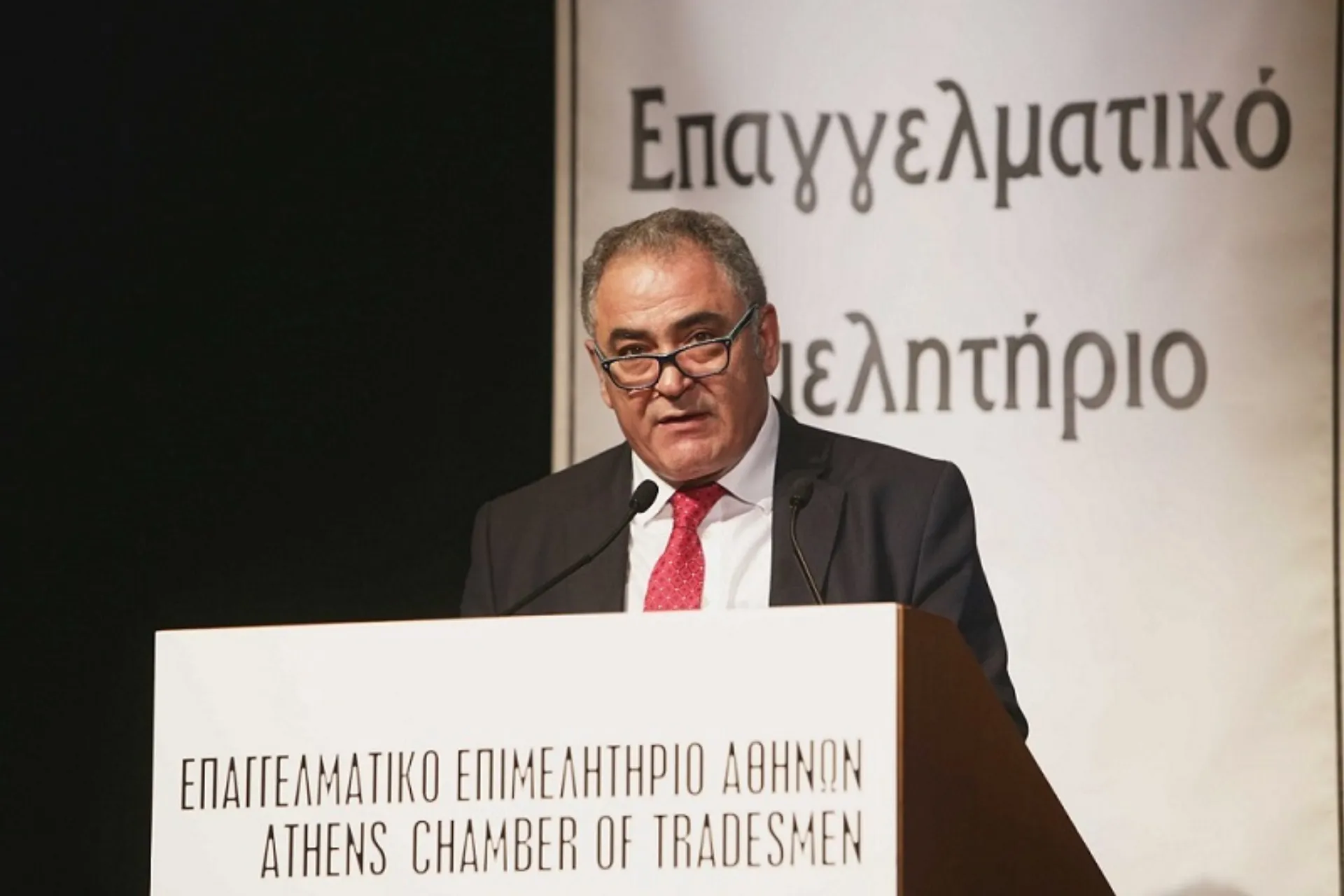 Ι. Χατζηθεοδοσίου: Κόκκινα δάνεια. Ποιος εμποδίζει τη λύση;