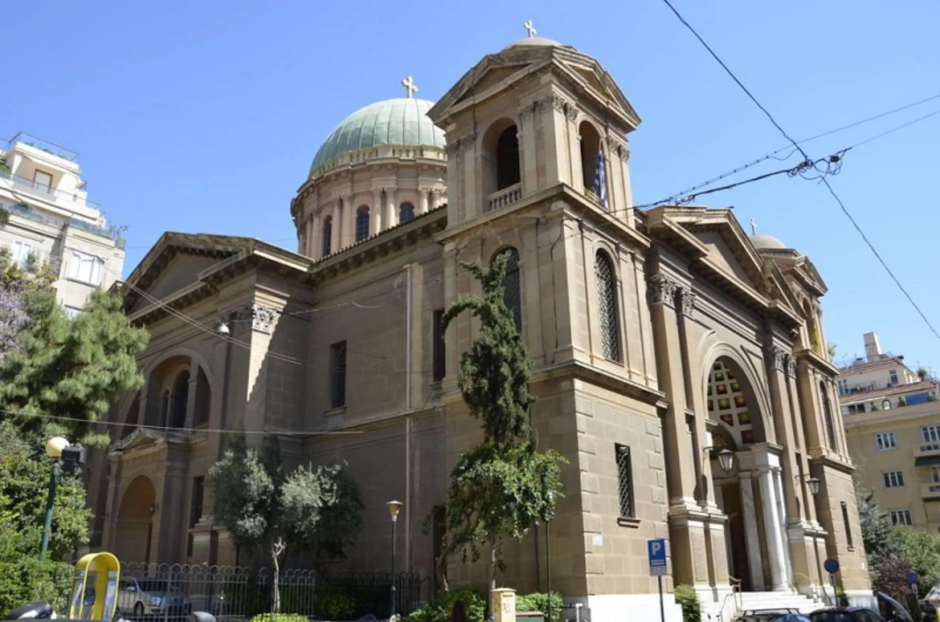 Συγγενείς, φίλοι και πλήθος κόσμου στο τελευταίο «αντίο» της Λάουρα Μακροπούλου