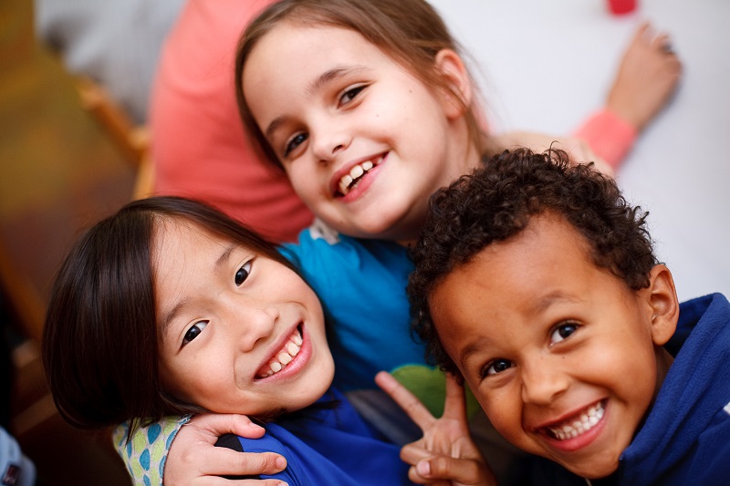 ΠΣΑΣ: Γεύμα αγάπης στο Δίκτυο για τα δικαιώματα του παιδιού