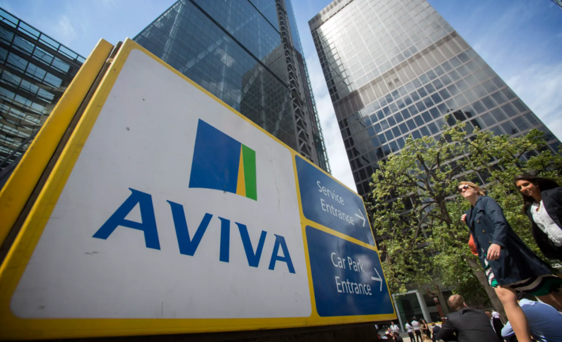 Σε 7.000 εργαζόμενους δίνει 1.000 λίρες η Aviva