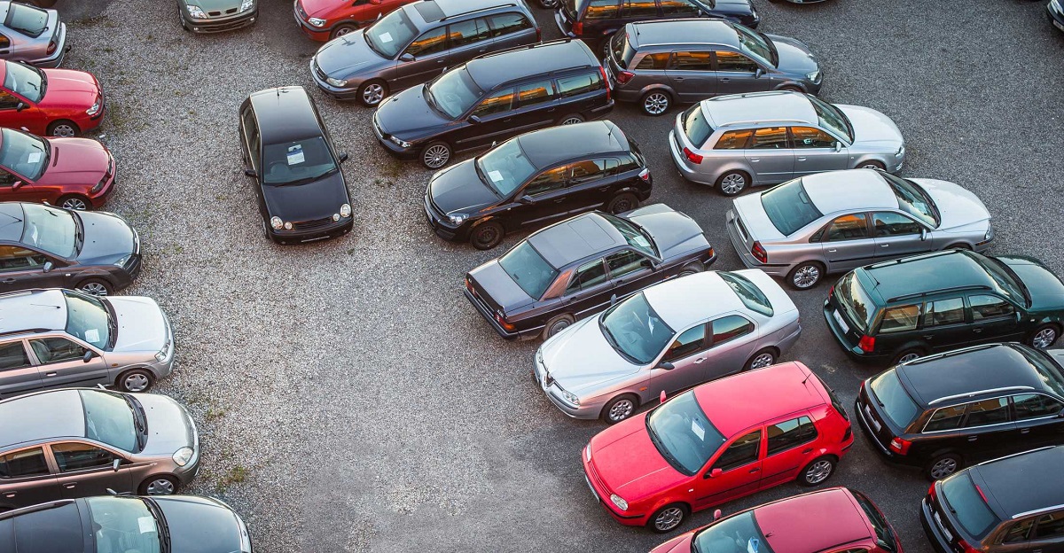 Υπουργείο Μεταφορών: Έλεγχος στα παραποιημένα «χιλιόμετρα» των μεταχειρισμένων αυτοκινήτων