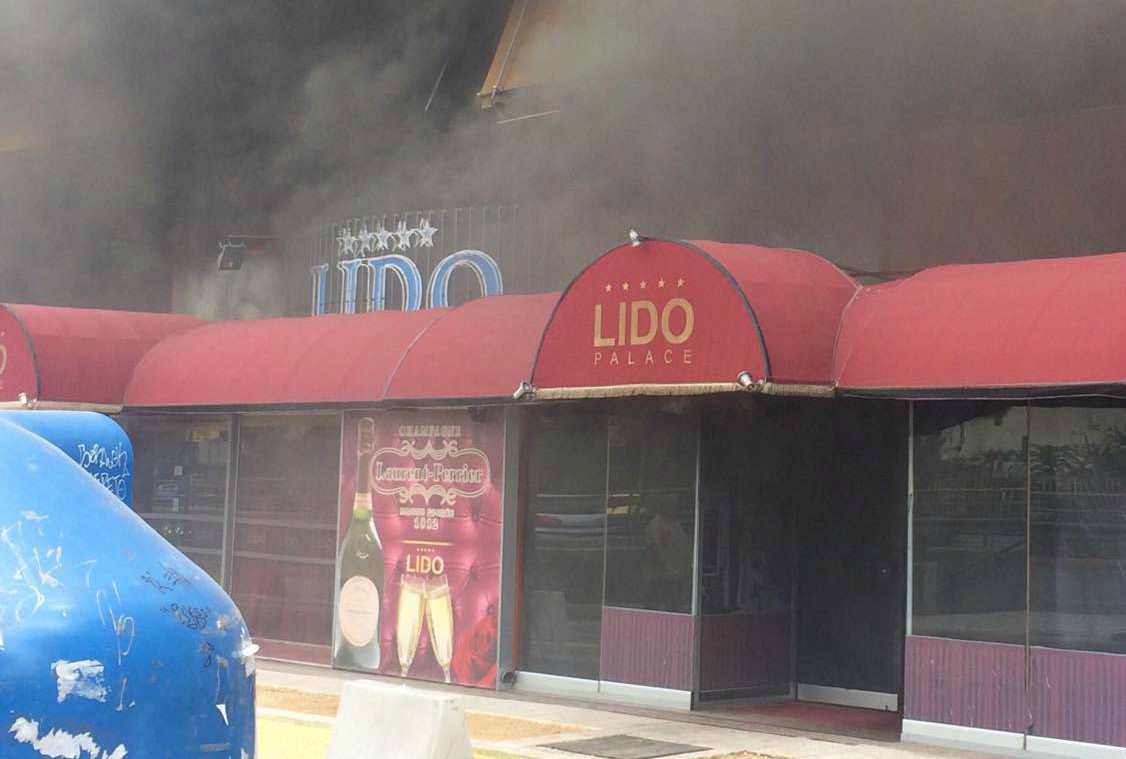 Για χρέη η φωτιά στο Lido