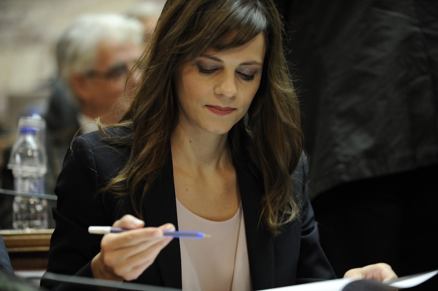 Aχτσιόγλου: Πώς θα «τρέξουν» οι 120 δόσεις για τα ταμεία