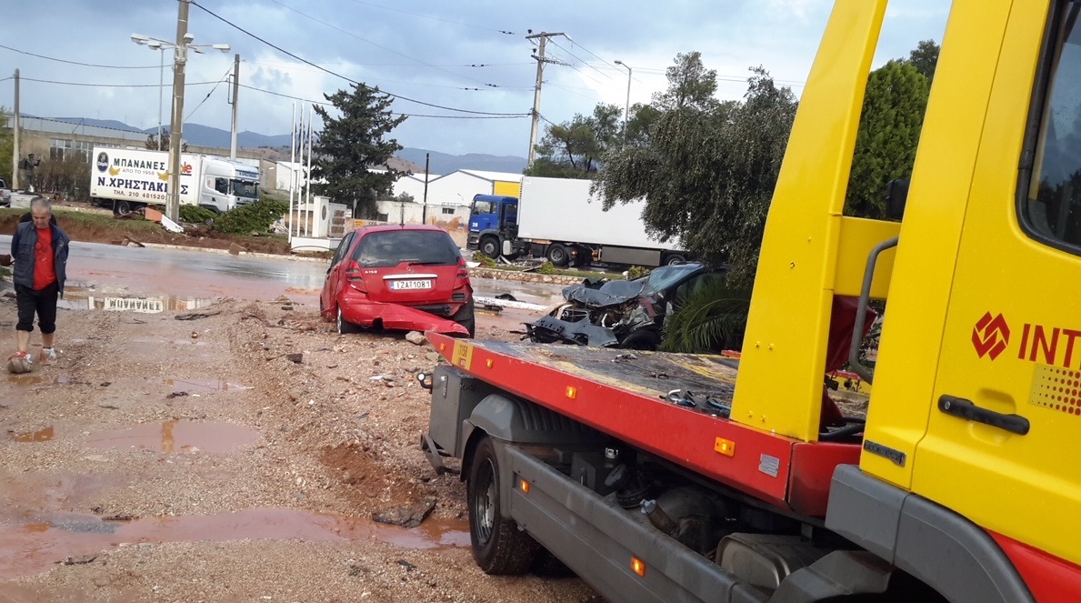 Με 10 οχήματα η Interamerican βοηθά τους πλημμυροπαθείς