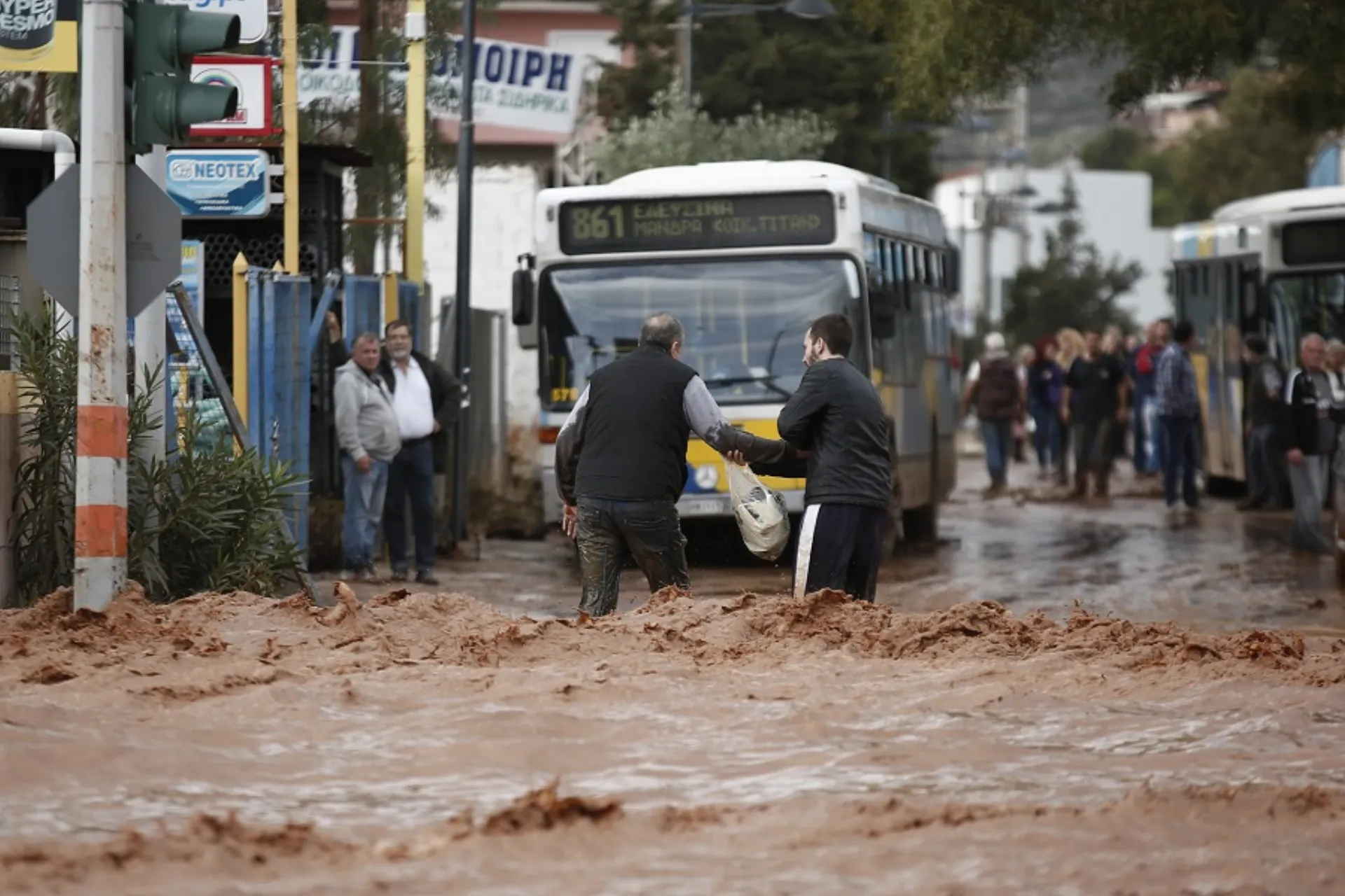 Η ΝΝ Hellas στο πλευρό των πληγέντων της Μάνδρας Αττικής