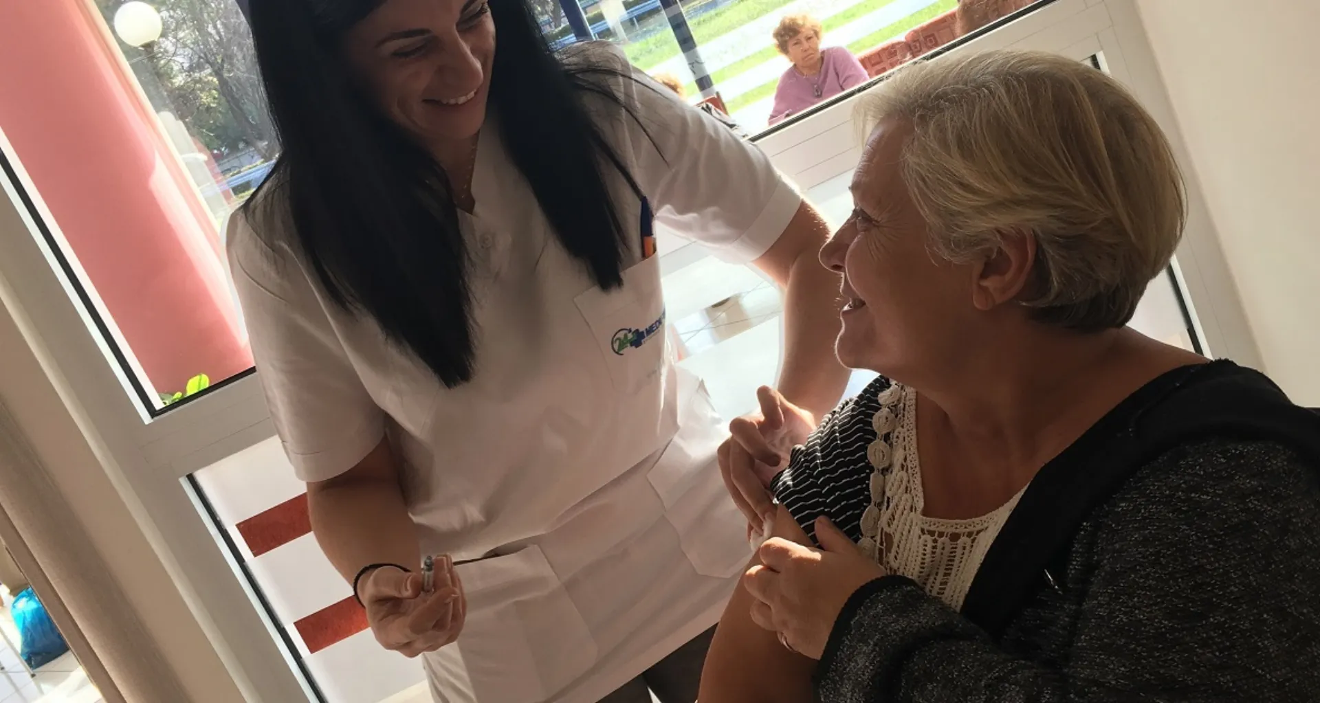 Interamerican: Εμβολιασμός ηλικιωμένων στο δήμο Αργυρούπολης – Ελληνικού