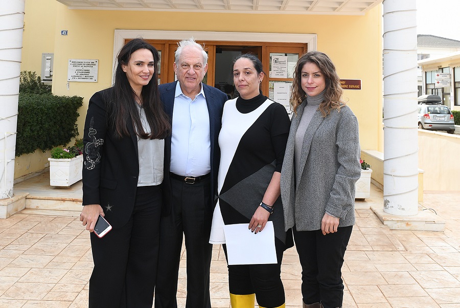 (Από αριστερά) Οι κ.κ. Χριστίνα Ταμπουρέα, Εμπορική Διευθύντρια του Ομίλου ΙΑΣΩ, Dr. Γεώργιος Σταματίου, Πρόεδρος Δ.Σ. Ομίλου ΙΑΣΩ, Ερασμία Στάθη, Πρόεδρος Δημοτικού Συμβουλίου, Νάνσυ Χριστοπούλου, Product Manager Ομίλου ΙΑΣΩ