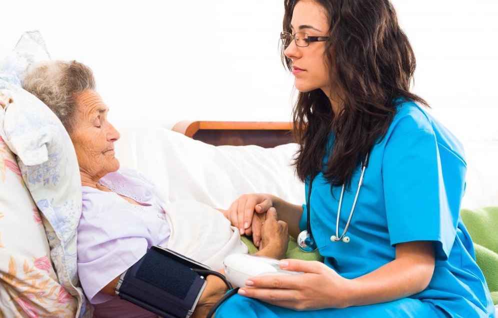 Γνωρίζατε ότι το πρόγραμμα υγείας σας καλύπτει το έξοδο αποκλειστικής νοσοκόμας;