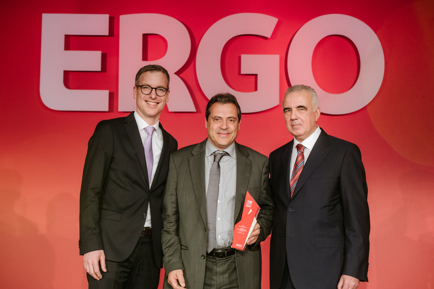 ERGO,ΟΜΙΚΡΟΝ ΜΕΣΙΤΕΣ