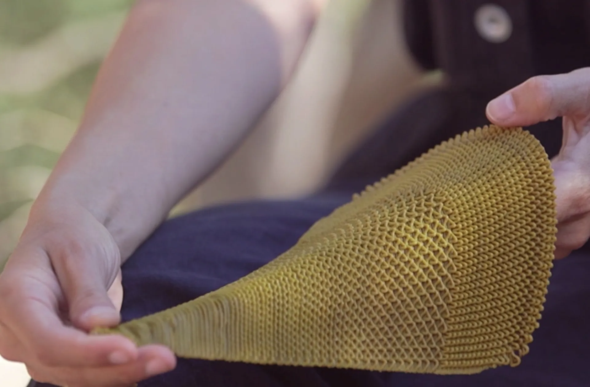 Πλαστικά σκουπίδια μετατρέπονται σε έργα τέχνης