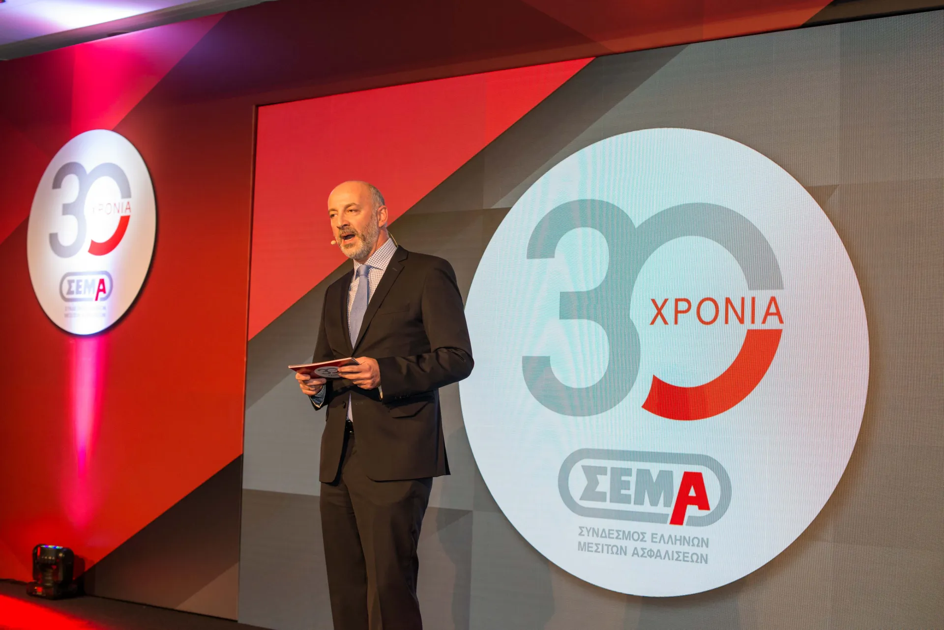 30 χρόνια ΣΕΜΑ. Αποφασισμένος να μη συμβιβαστεί