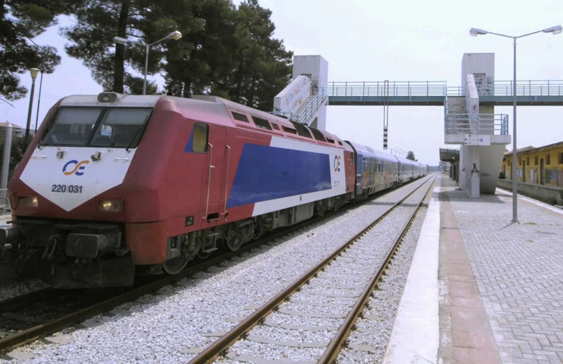 Εκτροχιάστηκε τρένο που εκτελούσε δρομολόγιο Λιανοκλάδι-Αθήνα