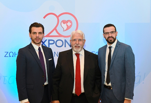 (Από αριστερά) Ο Διευθύνων Σύμβουλος του Ομίλου Ιατρικού Αθηνών, Δρ. Βασίλης Αποστολόπουλος,  ο Πρόεδρος του Ομίλου Ιατρικού Αθηνών, Δρ. Γεώργιος Αποστολόπουλος και ο Αντιπρόεδρος του Ομίλου Ιατρικού Αθηνών, κ. Χρήστος Αποστολόπουλος