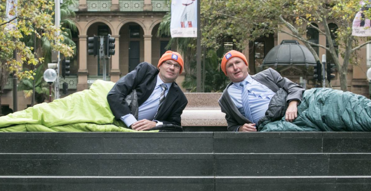 Γιατί CEOs ασφαλιστικών εταιρειών θα κοιμηθούν στο δρόμο στις 20 Ιουνίου;